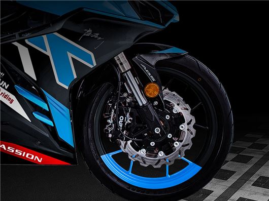 3 Double Disc Brakes 3 Double Disc Brakes